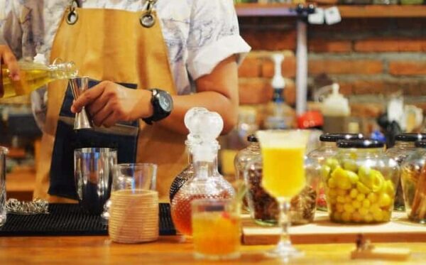 Hanoi Cocktail Workshop: Vietnamese Cocktails & Traditional Meal